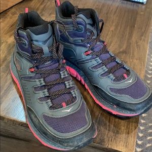 Hoka Hoka One women’s hiking boot.  Size 10.